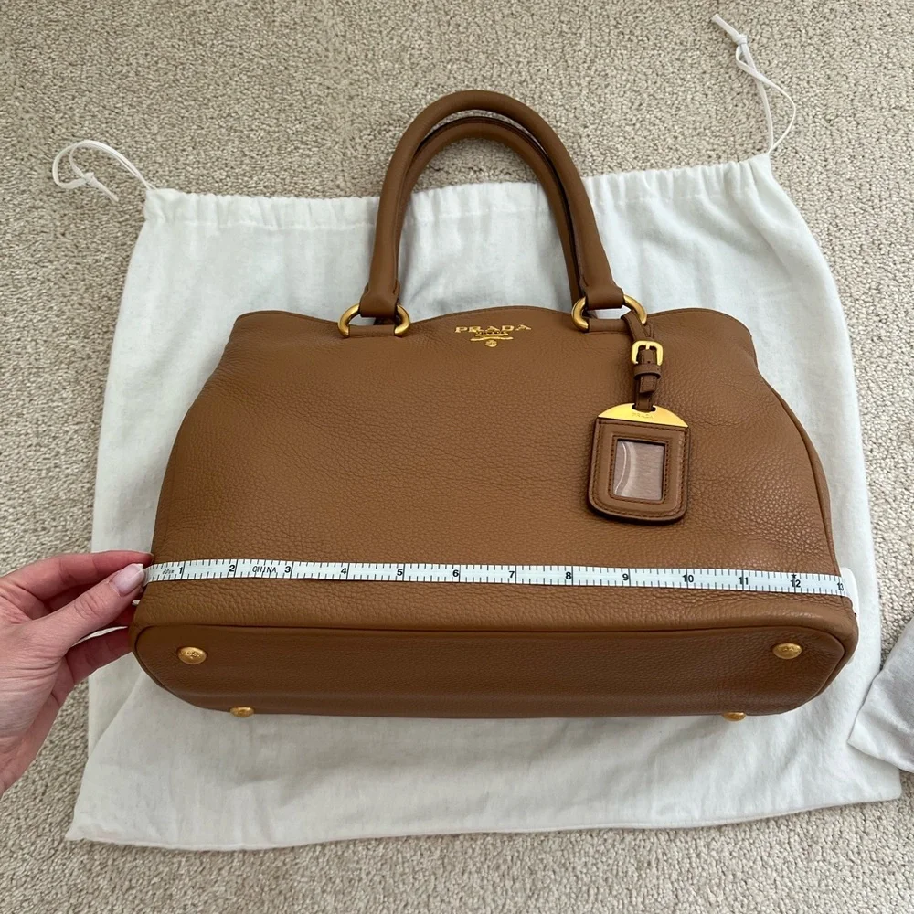 Prada Vitello Daino tote bag in camel - great pre-owned condition - Picture 13 of 16